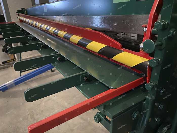 COM_ABOARD_SLIDE_N